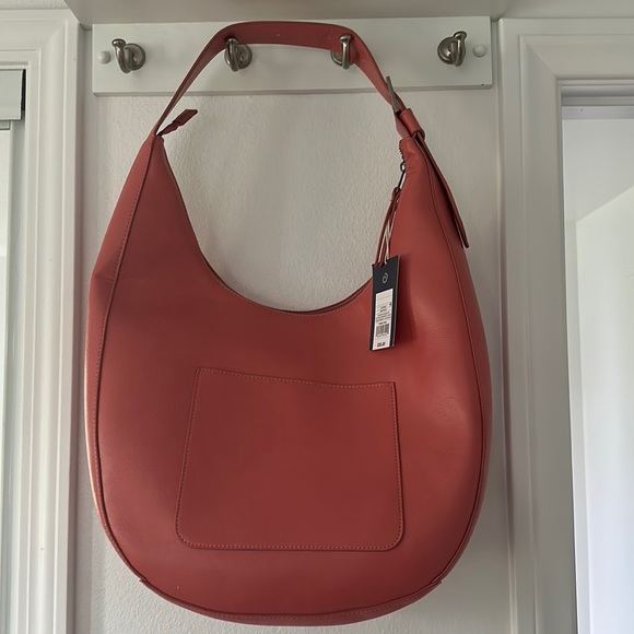 Universal Thread Handbags - Universal Thread Goods com. Faux leather✨